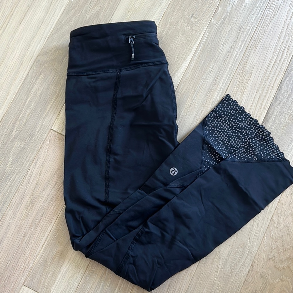 Cropped reflective lululemon workout pants